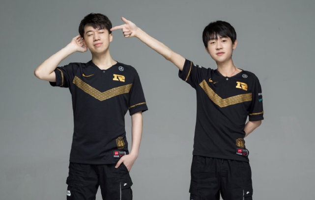 扎鲁里的个 扎鲁里的个