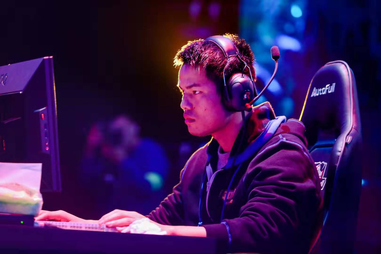 移动拉开空 移动拉开空